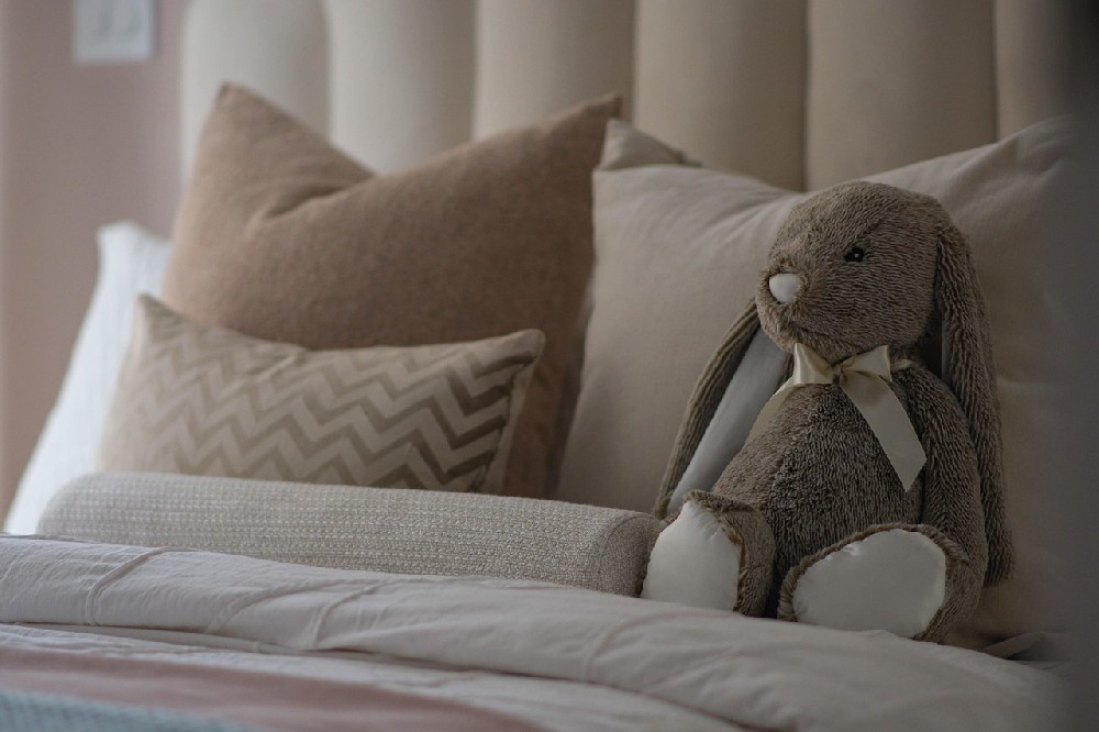 bedroom-5646321_1280.jpg